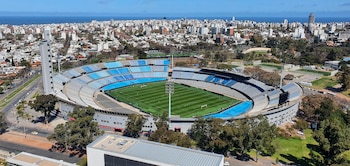 El Estadio Centenario recibirá al papa y a la final de la Libertadores en noviembre (EFE)