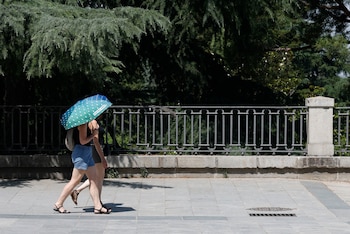 El tiempo este fin de semana será muy caluroso con un ascenso térmico "notable" en la península y Baleares. (J.J. Guillén/EFE)