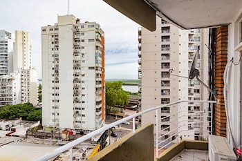 Departamento con balcón sobre la