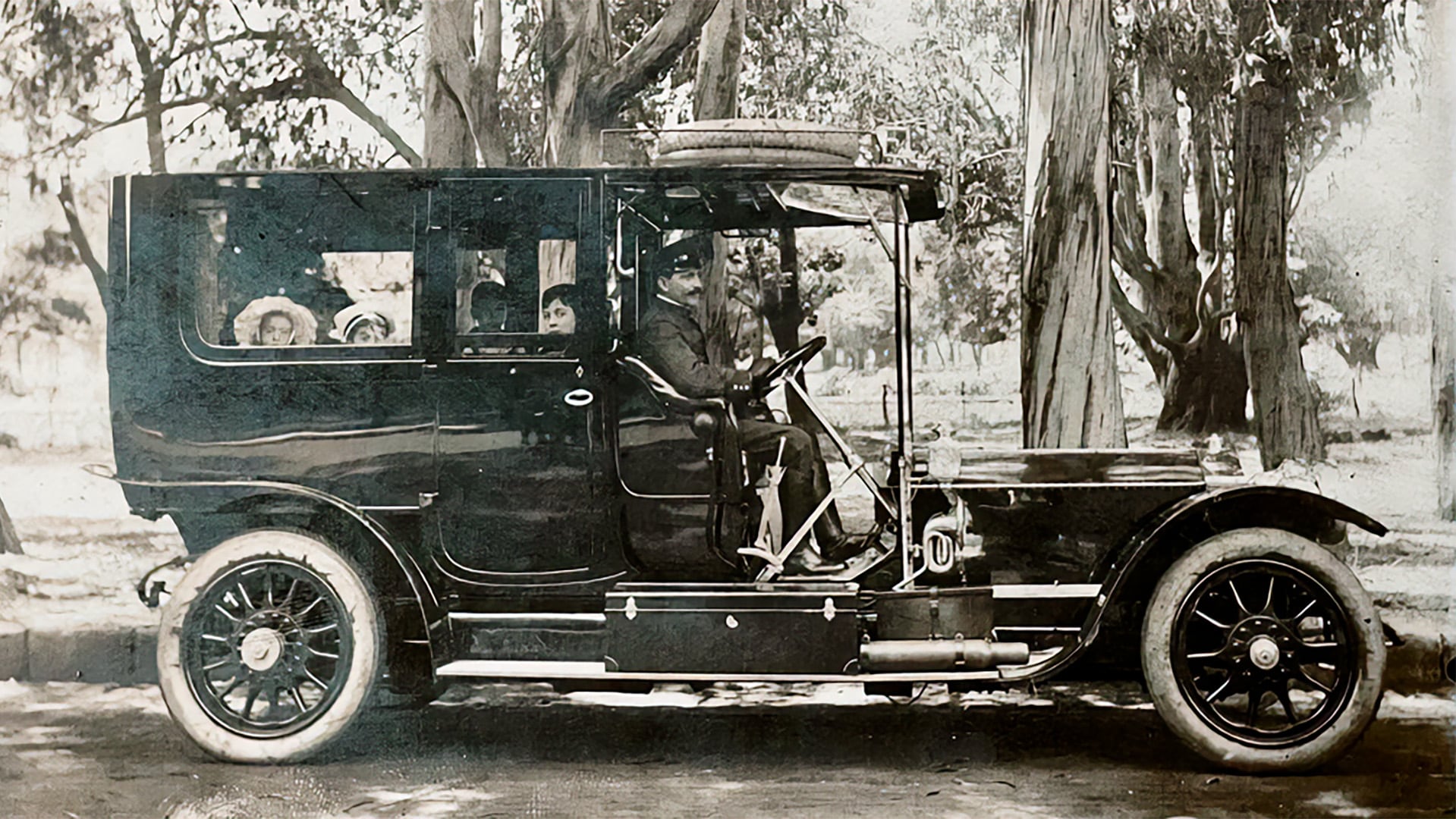 El Rolls-Royce Silver Ghost de 1910 de la familia Pereyra Iraola recorrió Europa antes de cancelar su traslado a América a bordo del Titanic.