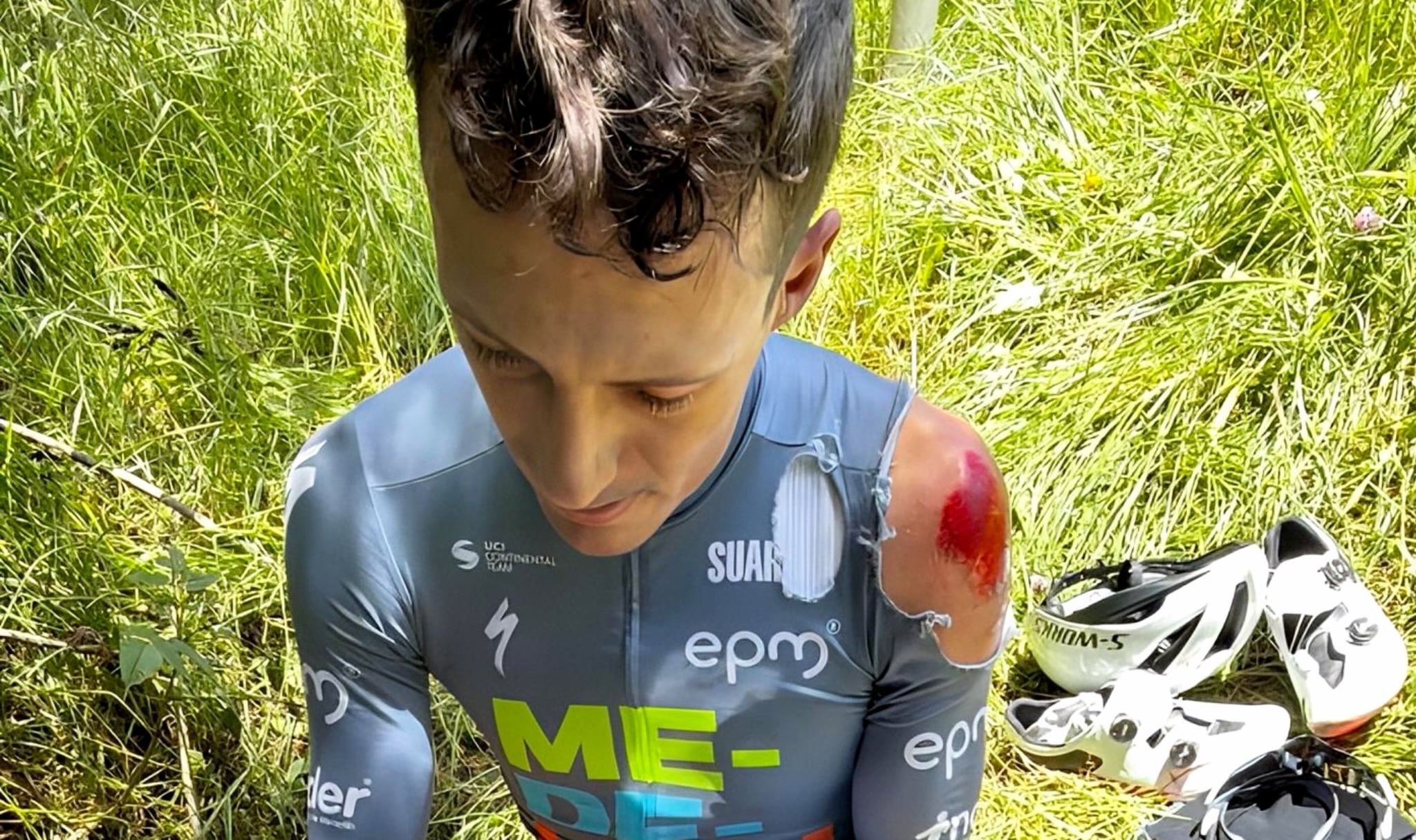 Wilmar Paredes estaba practicando en Colombia, cuando se le presentó el accidente en una carretera - crédito @team_medellin_epm/Instagram