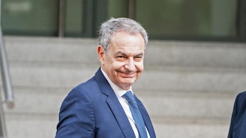 Zapatero atribuye las joyas a un "regalo de cortesía personal" y niega ánimo patrimonial ni intención de defraudar