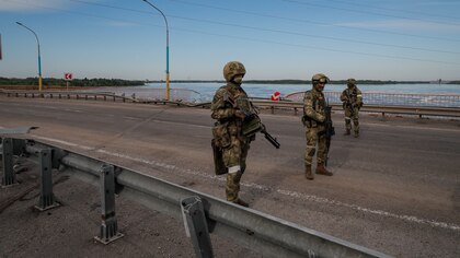 Nuevo golpe de Ucrania a la armada rusa: hundió dos buques patrulleros en Crimea