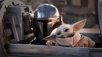 ‘The Mandalorian and Grogu’, un fallido intento de traer de vuelta la épica de ‘Star Wars’ que se queda a medio camino entre el cine y televisión