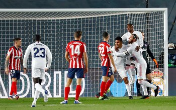 Casemiro marcó el gol del Real ante el Atlético Madrid (REUTERS/Juan Medina)