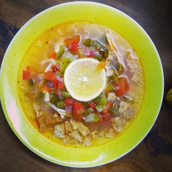 La sopa de lima tiene