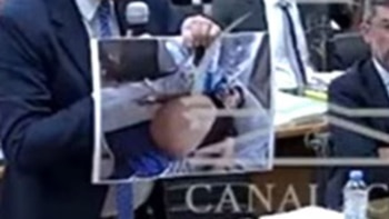 Juicio por la muerte de Maradona, en vivo: mostraron un video de Diego muerto, Gianinna se tapó los ojos y hubo llanto en la sala