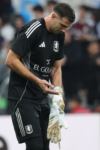 Emiliano Dibu Martinez Lesion dedo
