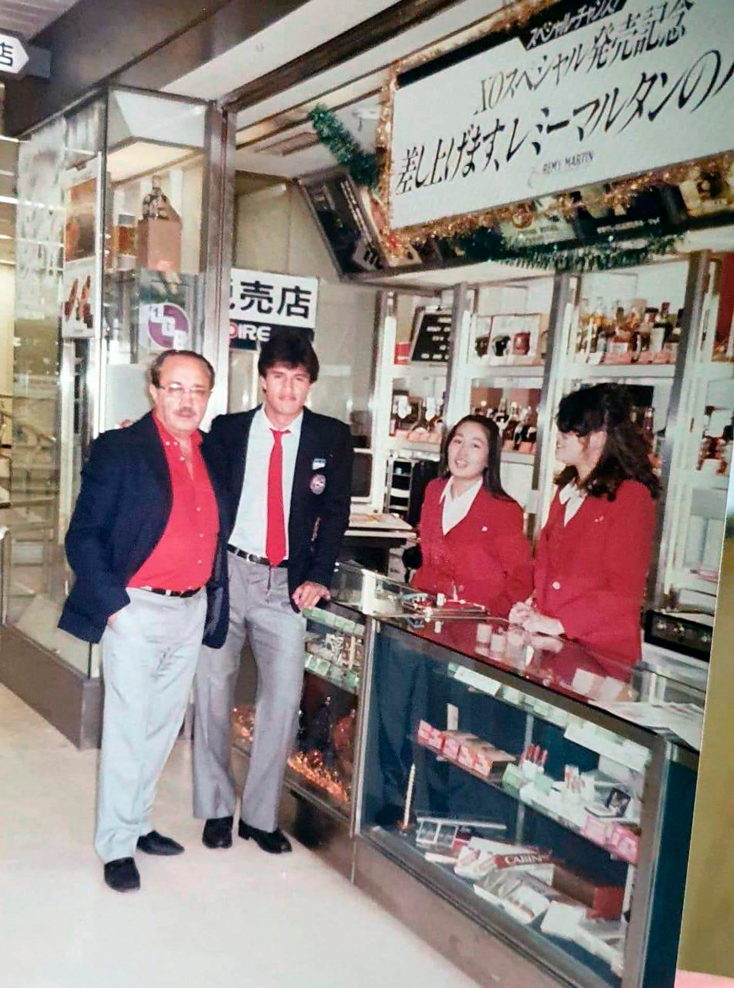 Lito Tujschinaider, el único hincha de Argentinos que viajó, junto al Bichi Borghi