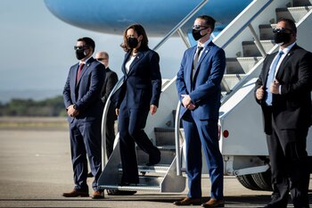 Llegada de Kamala Harris a