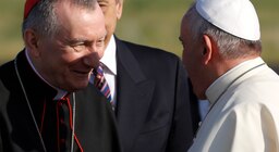 El papa Francisco recibió en el hospital al secretario de Estado vaticano Pietro Parolin