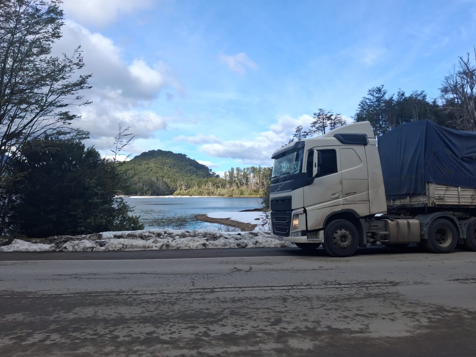 El viaje de Andrés debía realizarse originalmente por Mendoza, pero el cierre obligó a modificar la ruta hacia Neuquén, aunque el cambio representó alrededor de 1.500 kilómetros adicionales (Foto: Movant Connection)