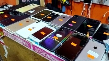 Los celulares exhibidos