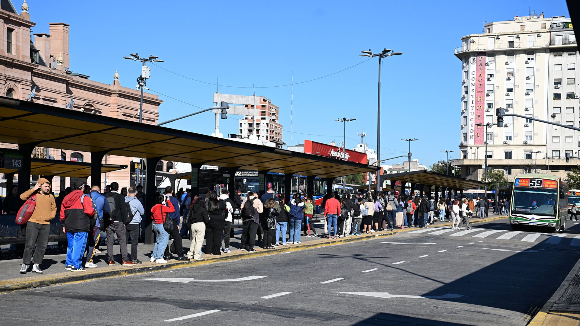 El aumento del precio de los combustibles agrava la situación del transporte público en Buenos Aires (Maximiliano Luna)