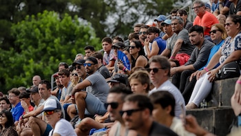 Gran marco de público en