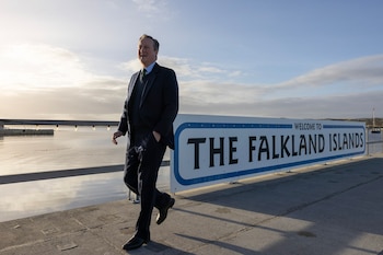 El canciller Cameron, en su