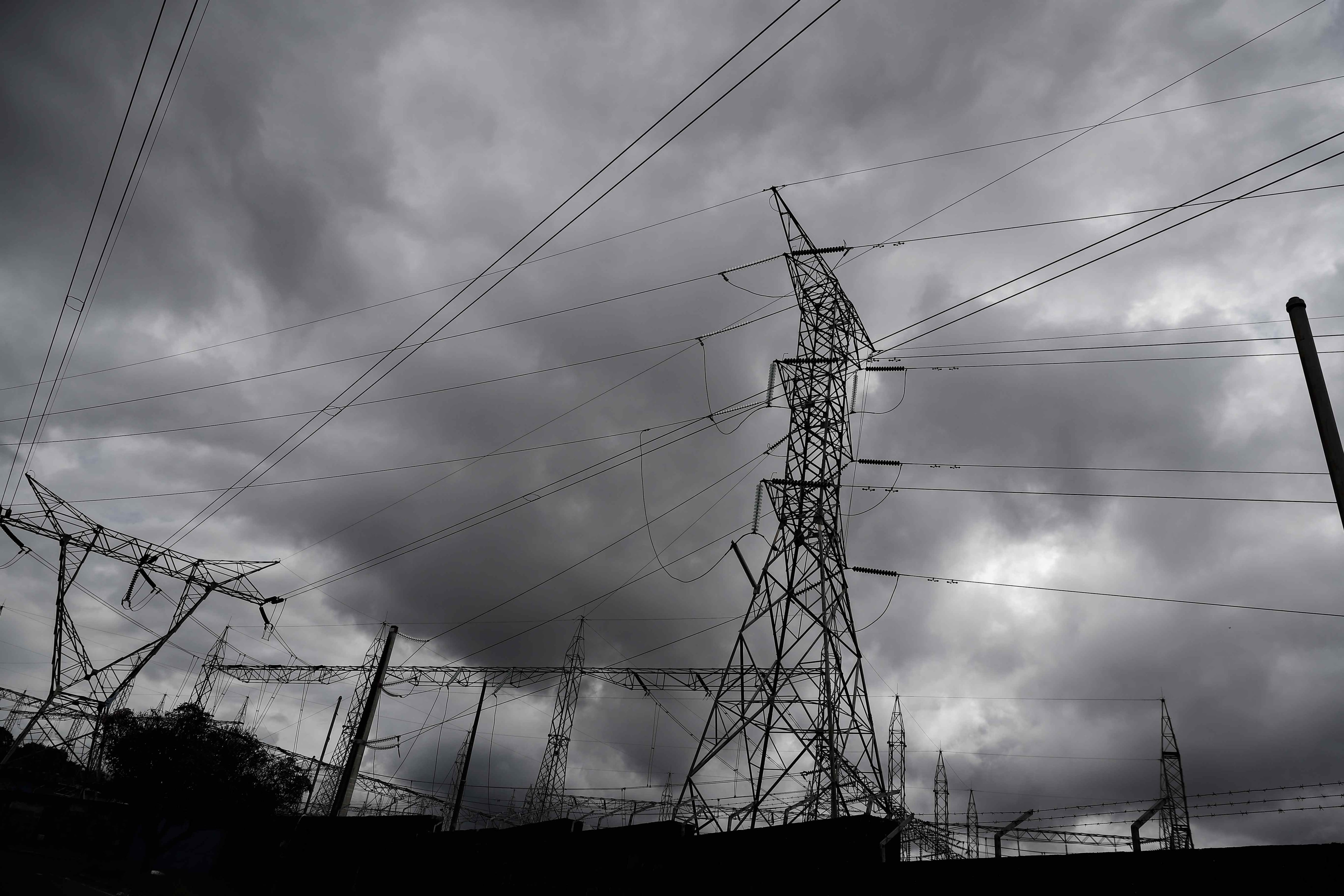 El Fenómeno del Niño en Costa Rica podría elevar la factura de energía eléctrica entre junio de 2026 y mayo de 2027, según el IMN. /(EFE/ Jeffrey Arguedas)