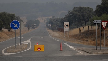 Un total de ocho carreteras de Madrid afectadas por el incendio recuperan total o parcialmente la circulación
