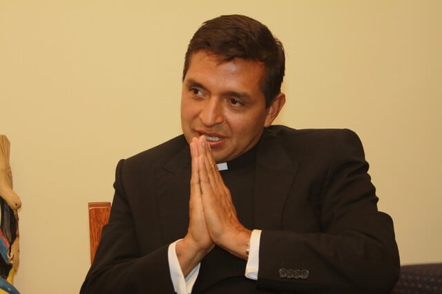 El padre Chucho fue víctima de un ataque armado en Ecuador: “Veía las balas de frente” - Infobae