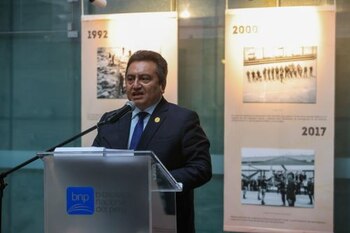 La muestra destaca el impacto