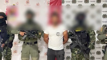 El operativo contó con la participación de la Policía Nacional, la Fiscalía, la Fuerza Aeroespacial y el Ejército, y permitió la detención de uno de los hombres de confianza de alias Marlon - crédito Ejercito Nacional