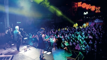 Otros tiempos, cuando las bandas podían convocar multitudes (Foto: GENTE)