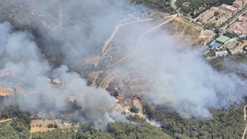 O incêndio no município de Gavà (Baix Llobregat) atinge uma área de cerca de 7 hectares, maioritariamente florestal. (Agente Suburbano)