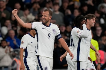 Harry Kane es el capitán de una selección inglesa, cuyo DT, Thomas Tuchel, dejó fuera del Mundial 2026 a varias figuras. - créditos: AP Foto/Frank Augstein