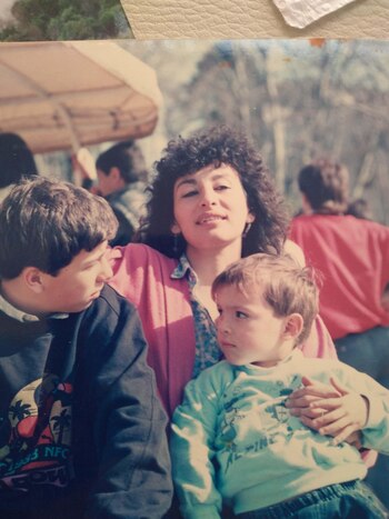 Ester tuvo otro hijo siete