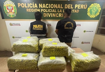 PNP captura a adulta mayor que ocultaba más de 1700 explosivos y 15 mil detonadores en su casa. (Foto: PNP)