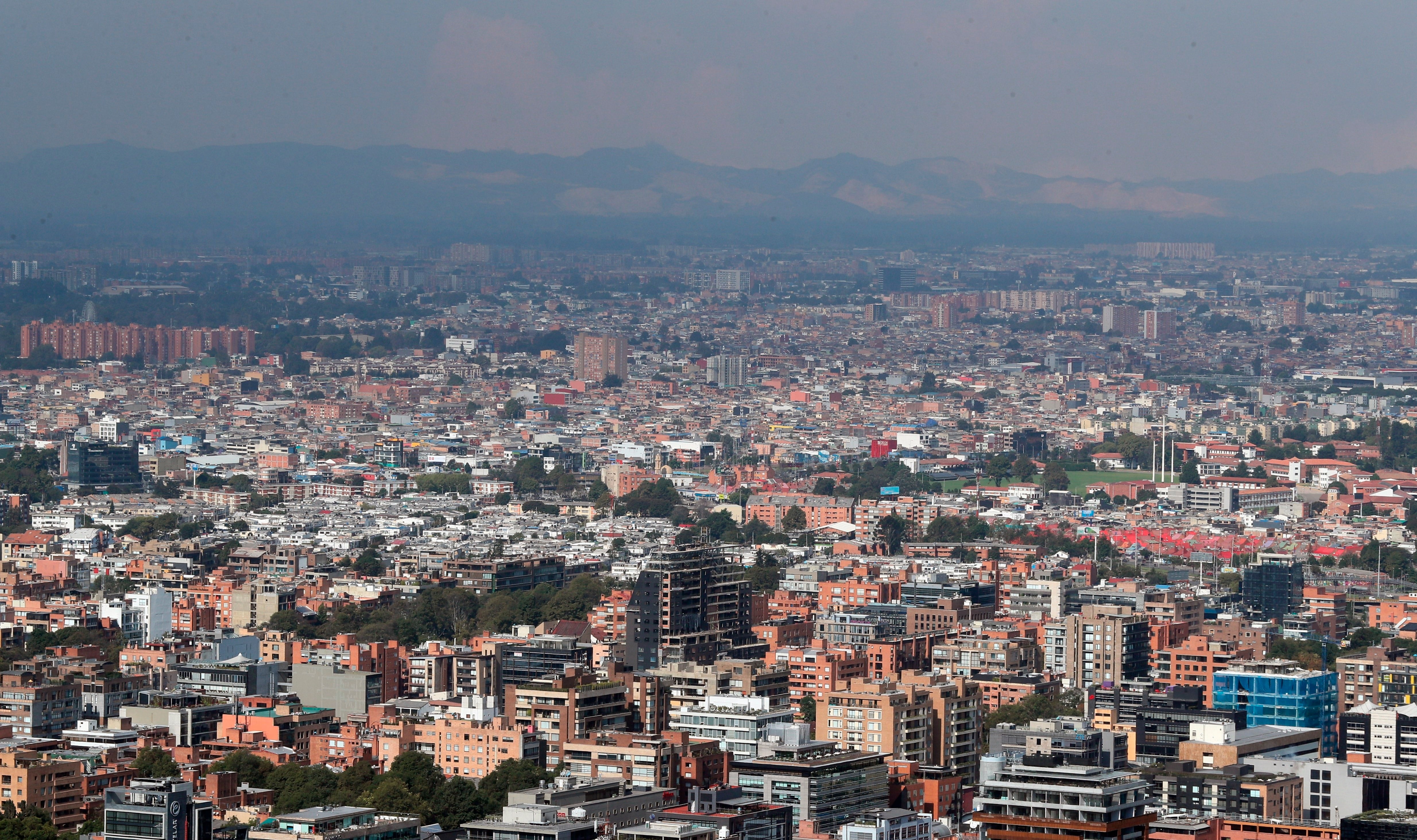 La capital del país es una de las que más registra fallecimientos por causas respiratorias derivadas de la contaminación en el aire - crédito Mauricio Dueñas/EFE