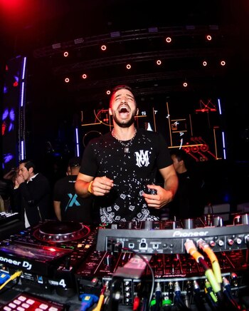 A Summer Story 2026 reunirá a referentes históricos y nuevos exponentes del género, con un cartel que destaca la participación de David Guetta, Armin van Buuren y el debut de Nohra - crédito @nicolasnohra/ Instagram