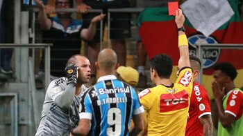 Marcelo Lomba protestó al árbitro