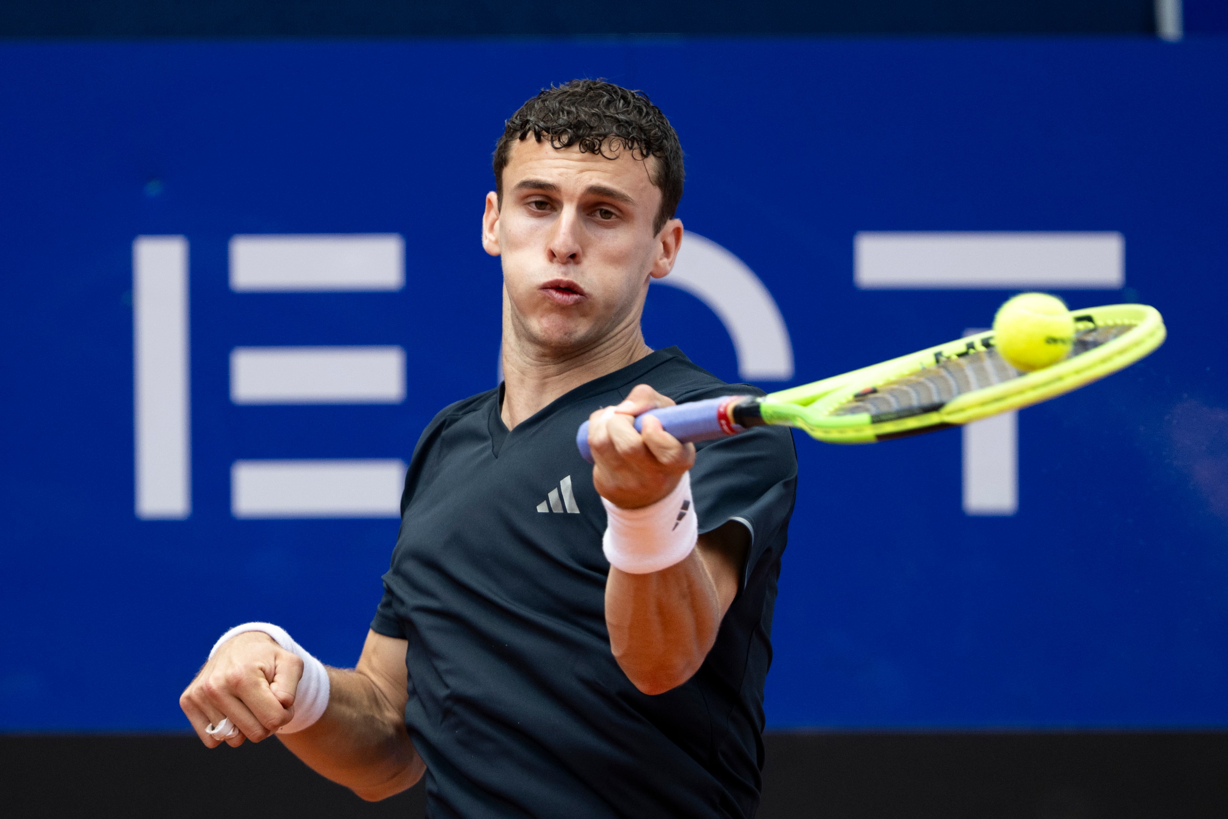 Juan Manuel Cerúndolo atraviesa un buen momento en el circuito ATP (Crédito: EFE/EPA/ANTHONY ANEX)