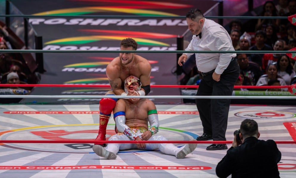 El momento que MJF logró hacer sangrar a Místico. (Cortesía: CMLL / Diego Cedrix)