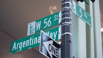 Nueva York inauguró una calle en homenaje a Argentina: dónde queda la ‘Argentina Way’