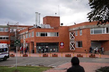 Fachada de la Clínica de