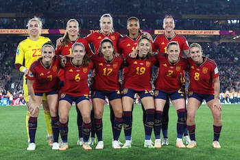 Las once jugadoras titulares posan antes de que comience la final del Mundial REUTERS).
