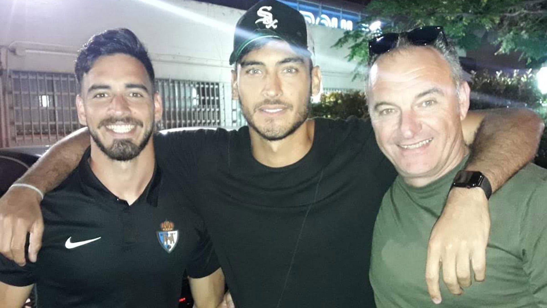 Daniel Gazzaniga con sus hijos Gianfranco y Paulo, también arqueros