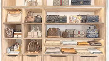 Claves para organizar una colección de bolsos: 6 estrategias para ganar espacio en la casa