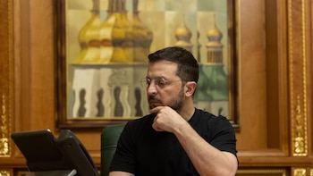 Zelenski aborda con el rey