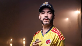 Con emotivo video de ‘La selección del Tigre’, Abelardo de la Espriella compartió con importantes futbolistas en medio de su campaña