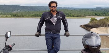 Javier Schenone (48)sin su caracterización