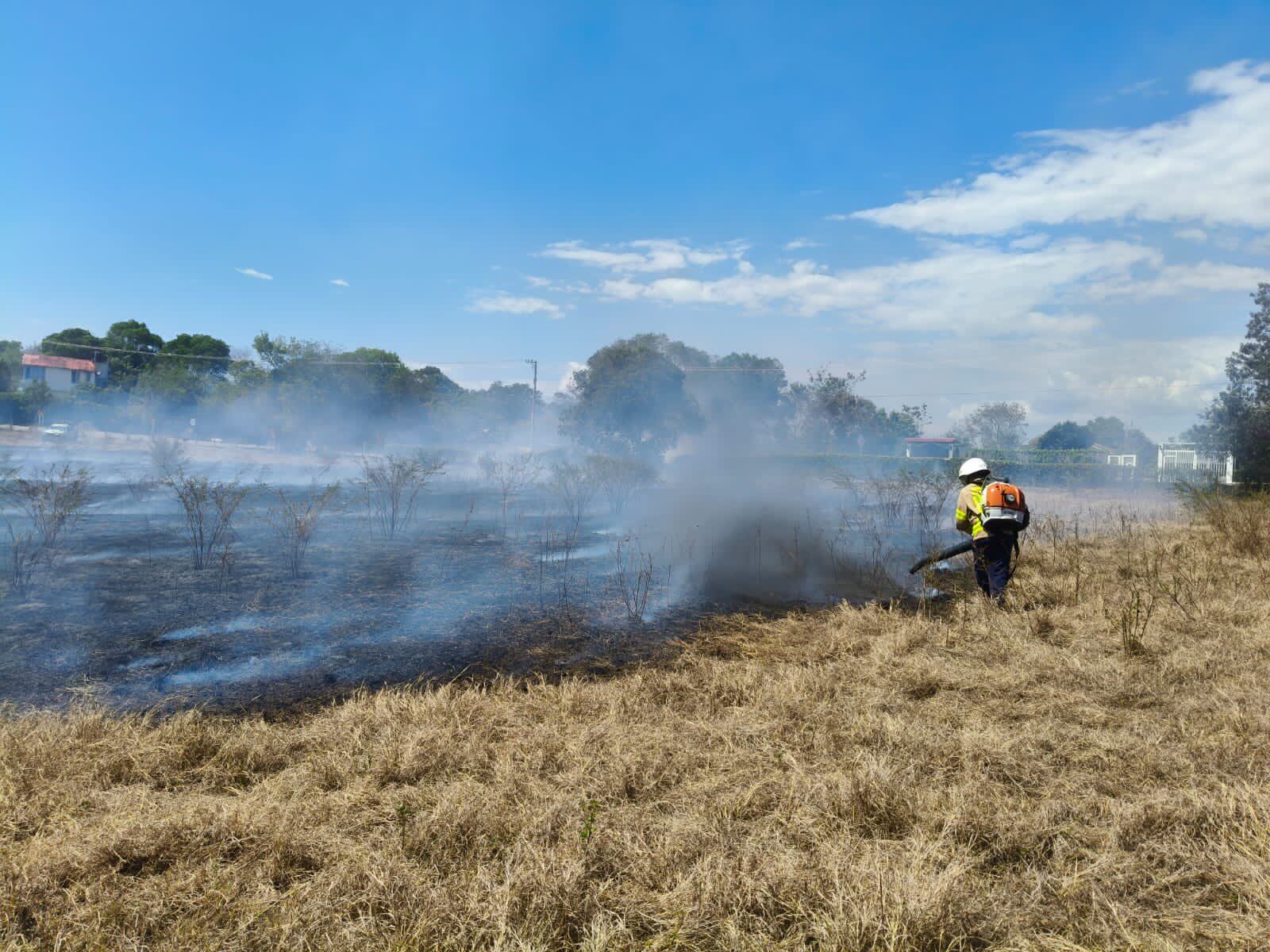IMAGEN DE REFERENCIA: Incendios en Cundinamarca - crédito Jorge Emilio Rey/X