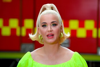 En la imagen, la artista,