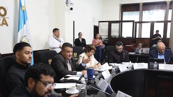 El Congreso recibe los pedidos de fondos de Salud, Seguridad Alimentaria y Consejos de Desarrollo para el último presupuesto del gobierno de Arévalo