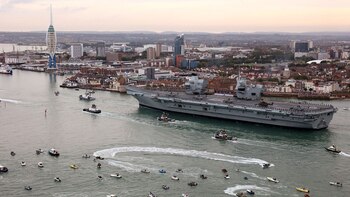 El HMS Queen Elizabeth el