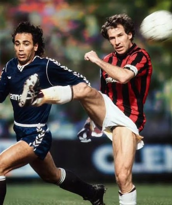 Real Madrid y AC Milan se enfrentaron en semifinales de la Copa de Campeones de Europa 1988-89, con Hugo Sánchez como goleador en la ida. (X/@Ponchoflores110)