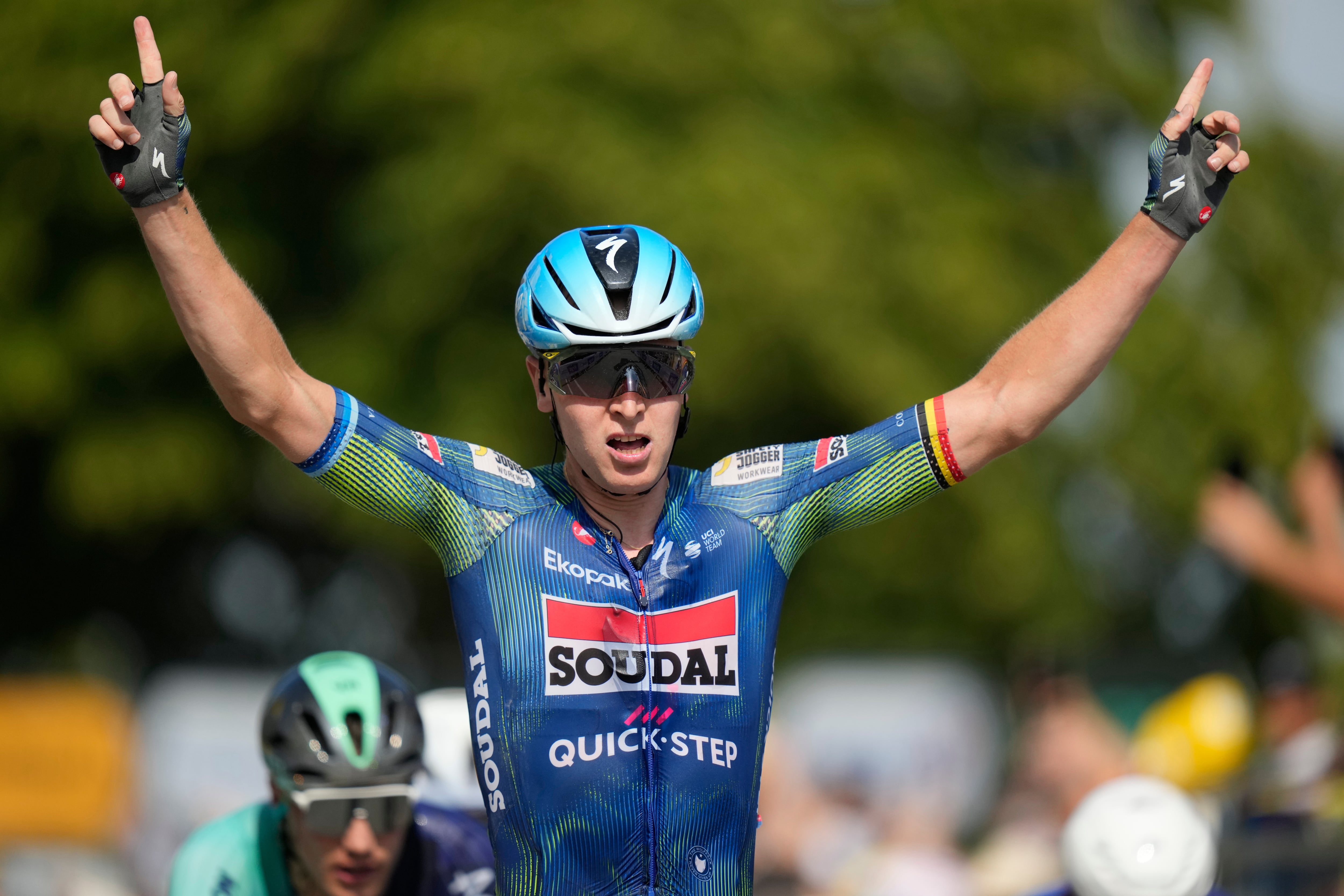 Tim Merlier avanzó varias posiciones durante esta carrera. (Foto AP/Mosa