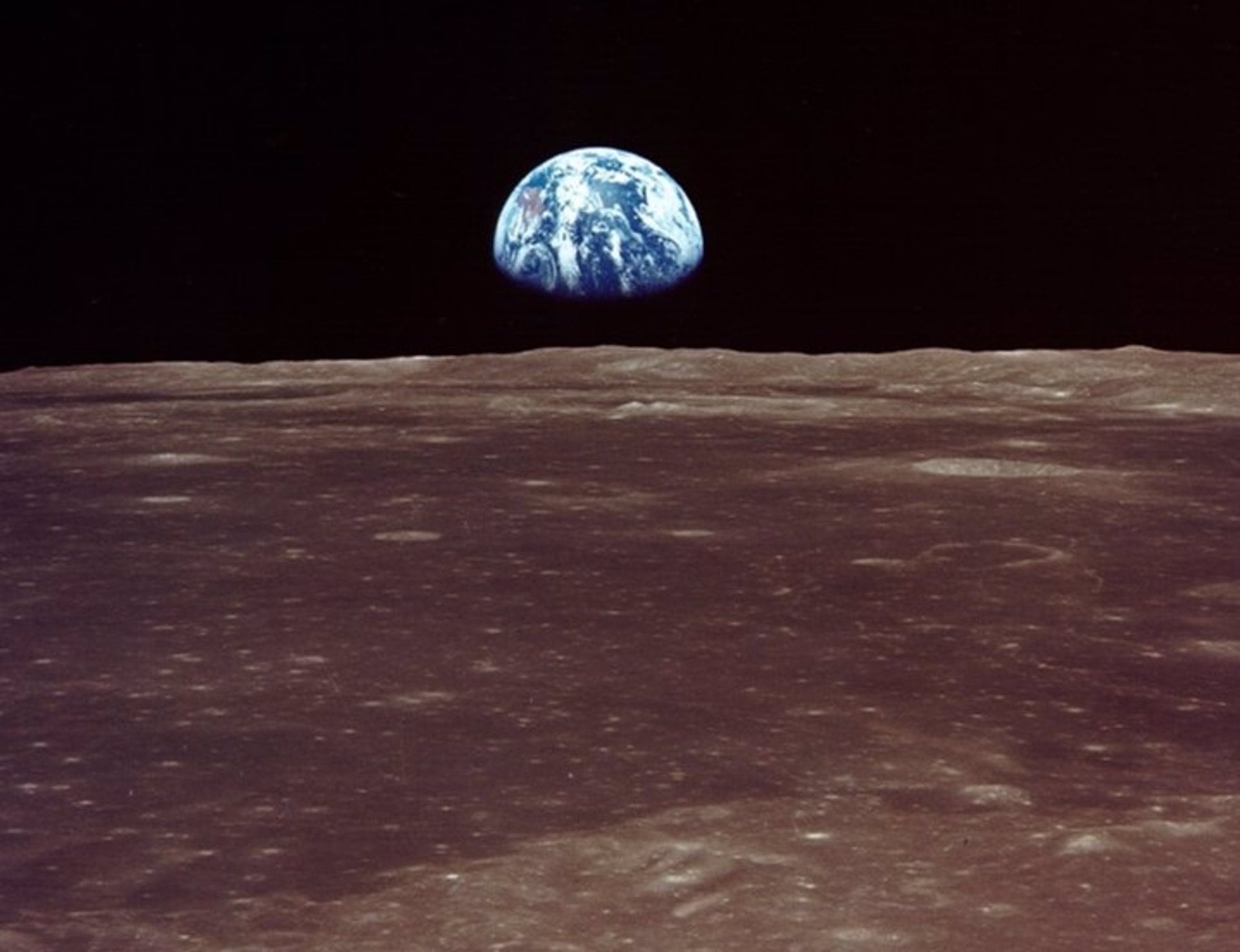 3. Un nuevo estudio propuso que la Luna pudo formarse en apenas cinco horas, tras la colisión que sacudió a la Tierra primitiva hace 4500 millones de años - NASA